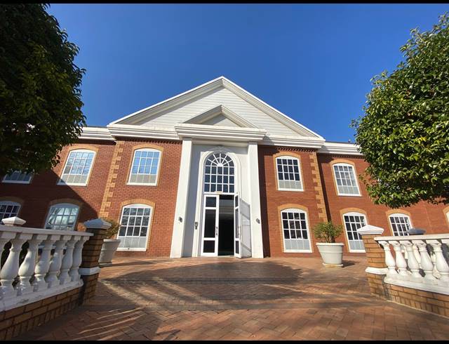 338M² OFFICE TO LET IN BRYANSTON